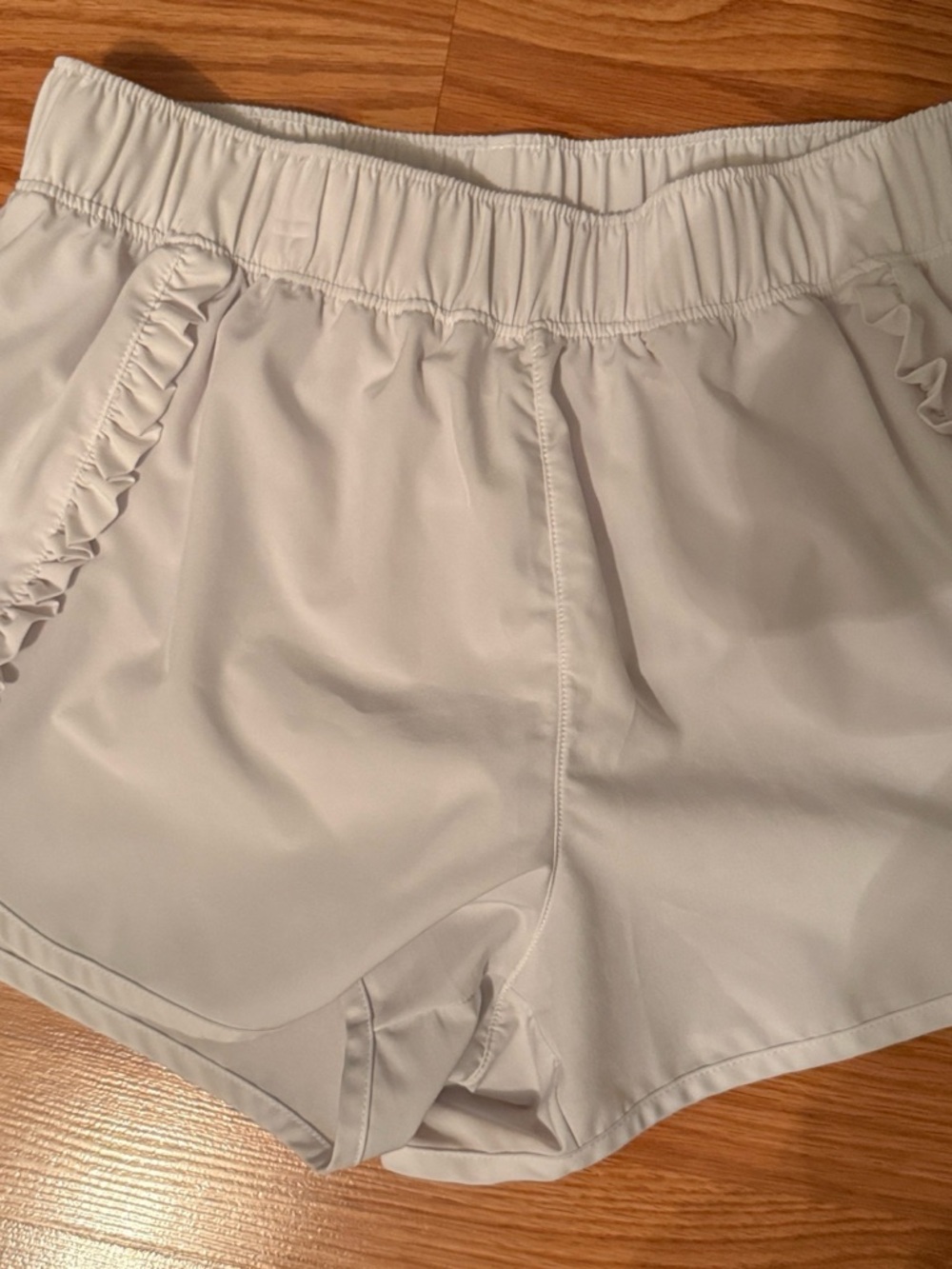 Yogalicious Ever After Running Short Light gray/White Ruffle Trim Medium